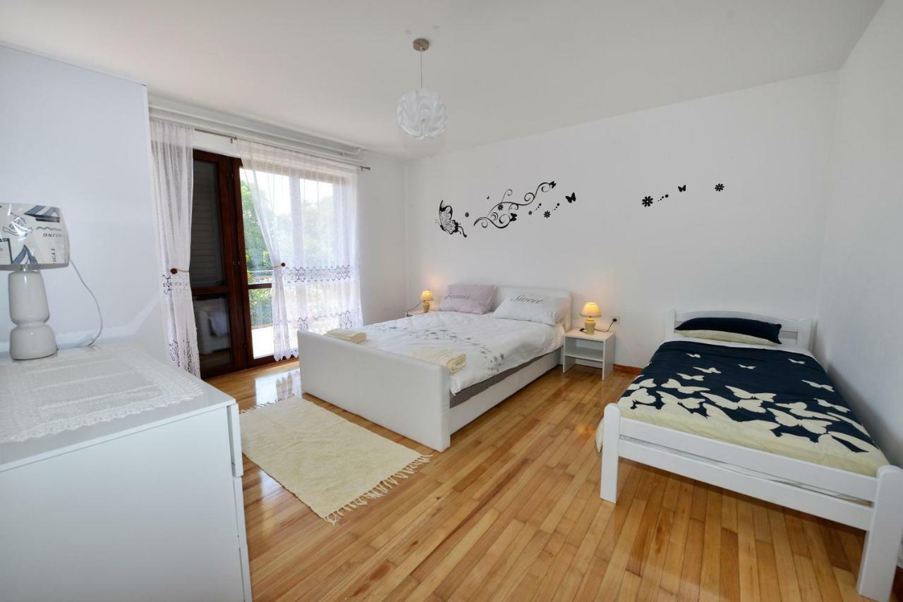 Apartment Kuki Пореч Екстериор снимка