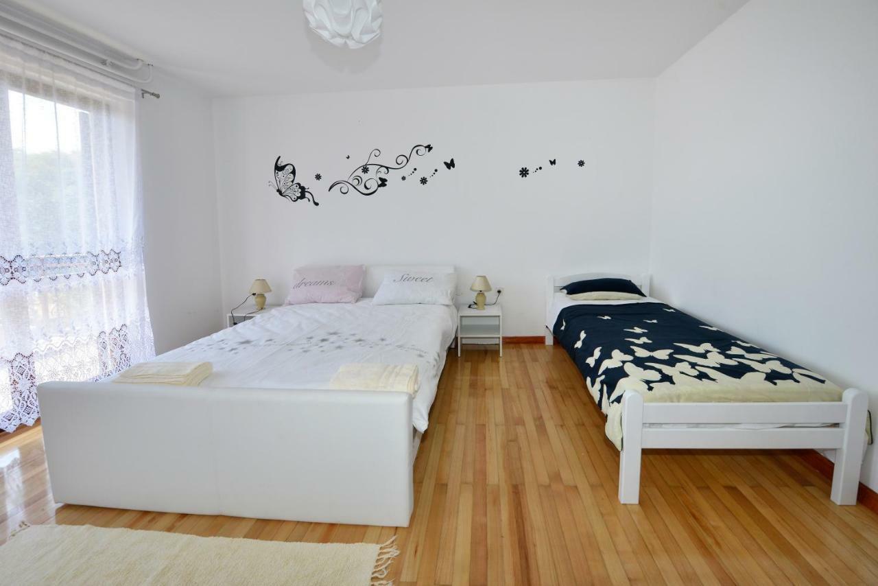 Apartment Kuki Пореч Екстериор снимка