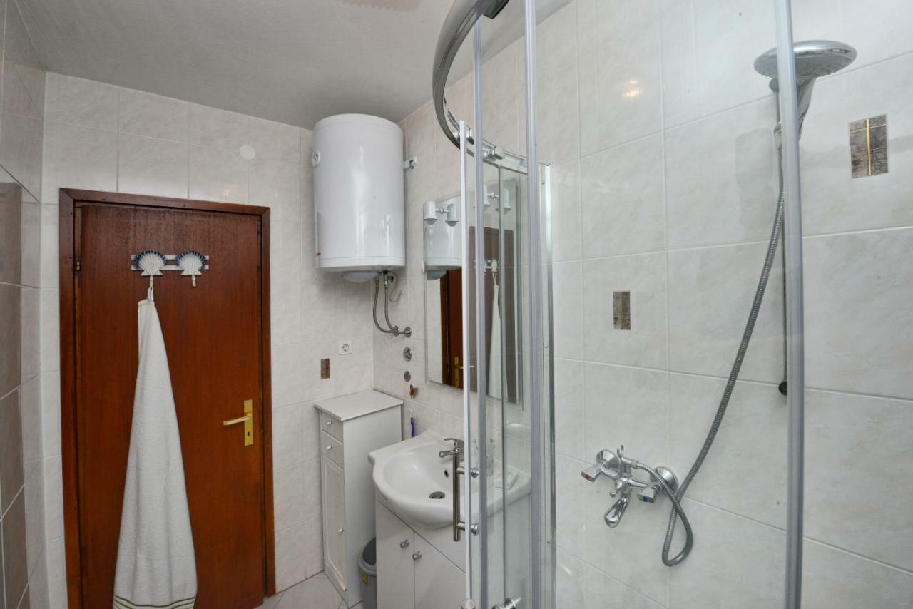 Apartment Kuki Пореч Екстериор снимка